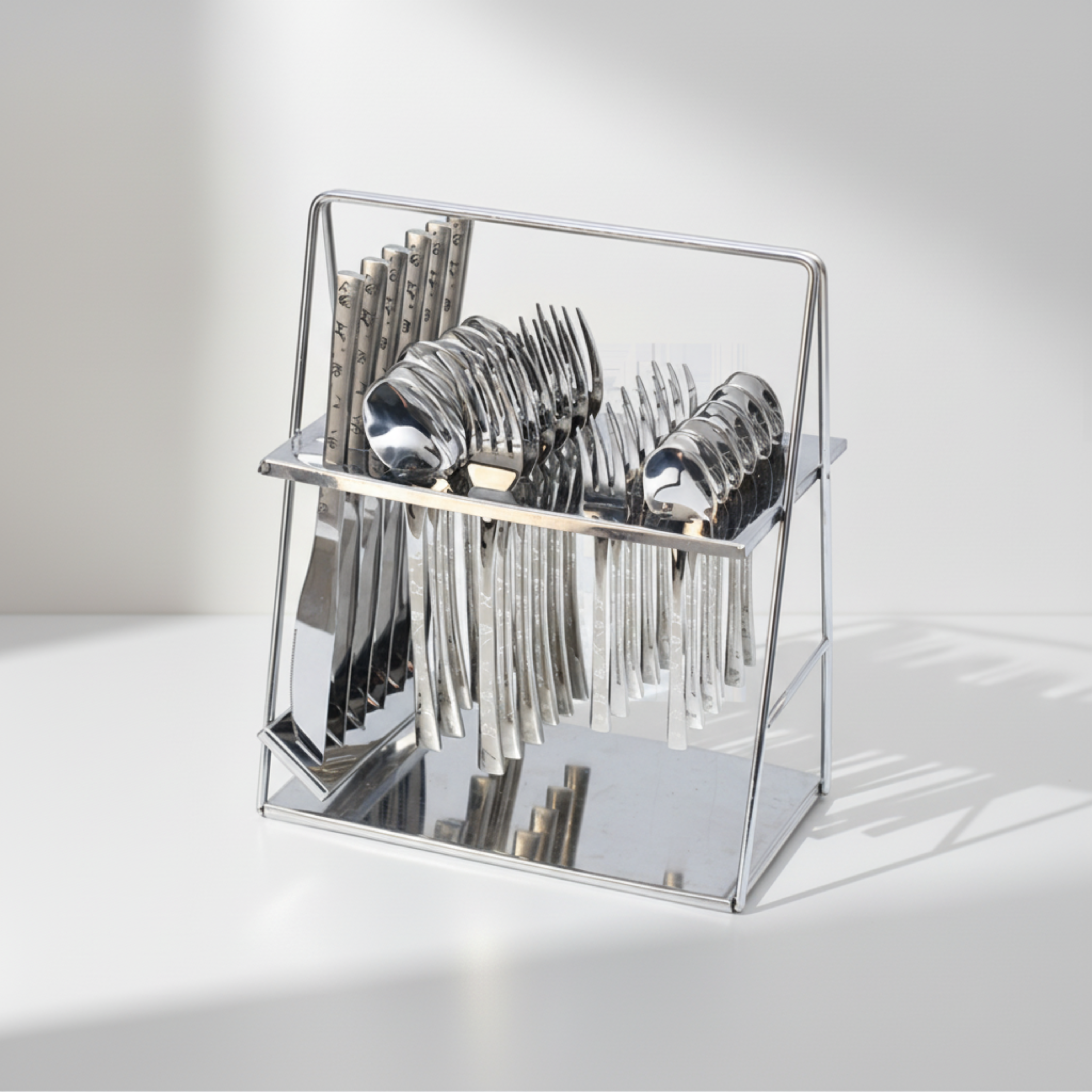Poland 30-Piece 18/10 Stainless Steel Cutlery Set